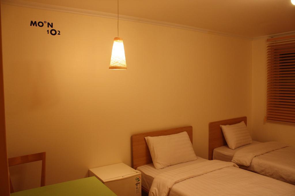 Moon Hostel Seoul Exterior photo