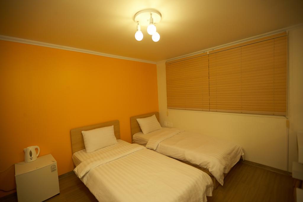 Moon Hostel Seoul Exterior photo